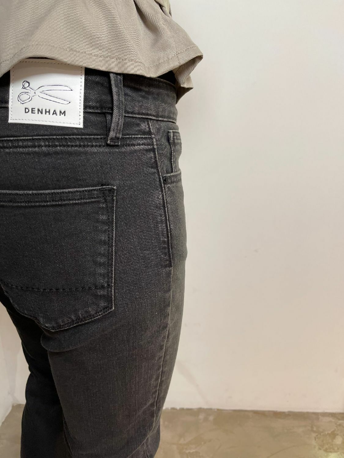 Denham dames jeans Monroe Bub zwart online kopen bij No Sense. MONROE-BUB | Where jeans meet
